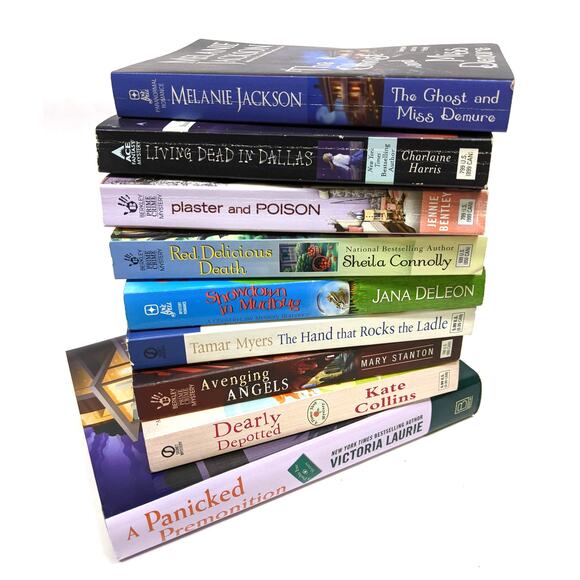 Lot of 9 Cozy Mystery Books, clean and gently-read - Various authors See photos - Picture 10 of 10